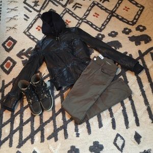 Sperry sneaker boots like new